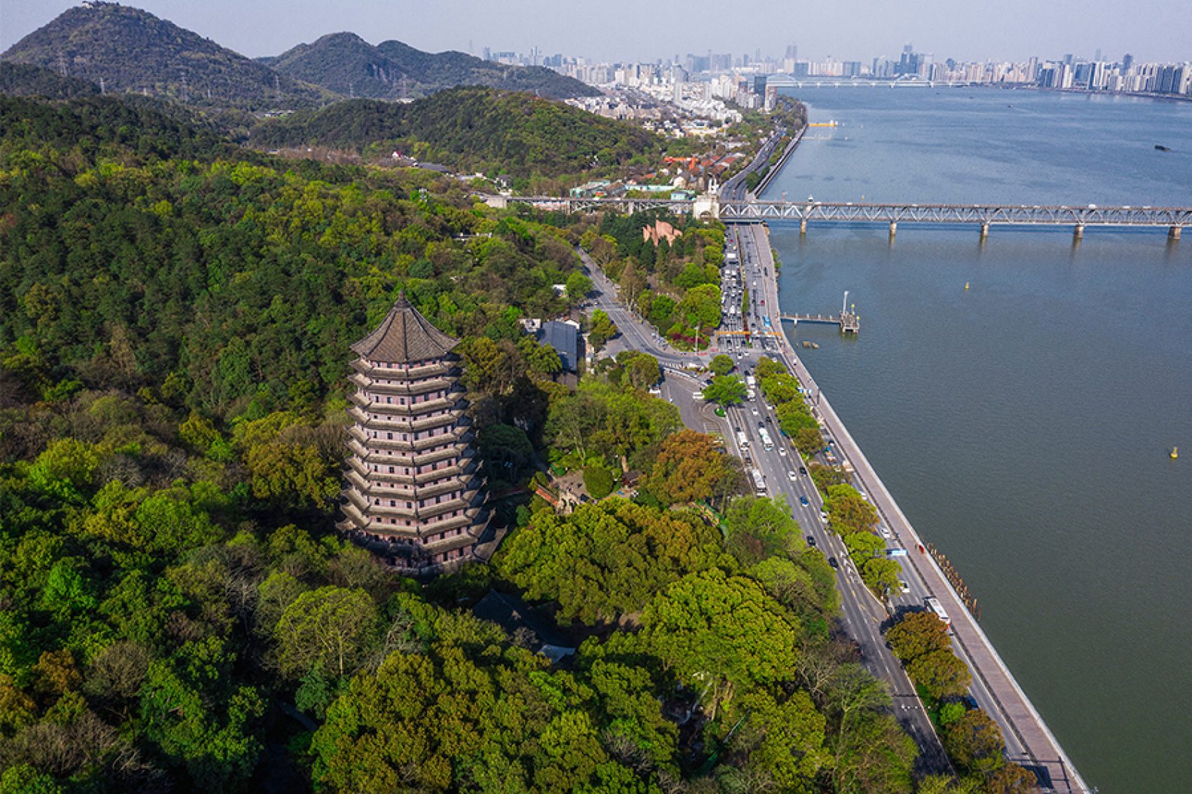 Qiantang River urban trail